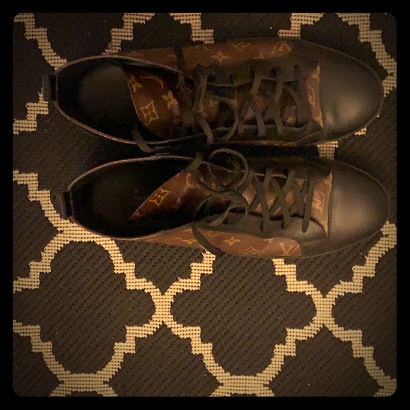 LOUIS VUITTON authentic men’s sneaker boot - Picture 1 of 7